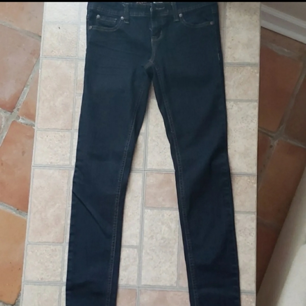 2 pairs of jeans